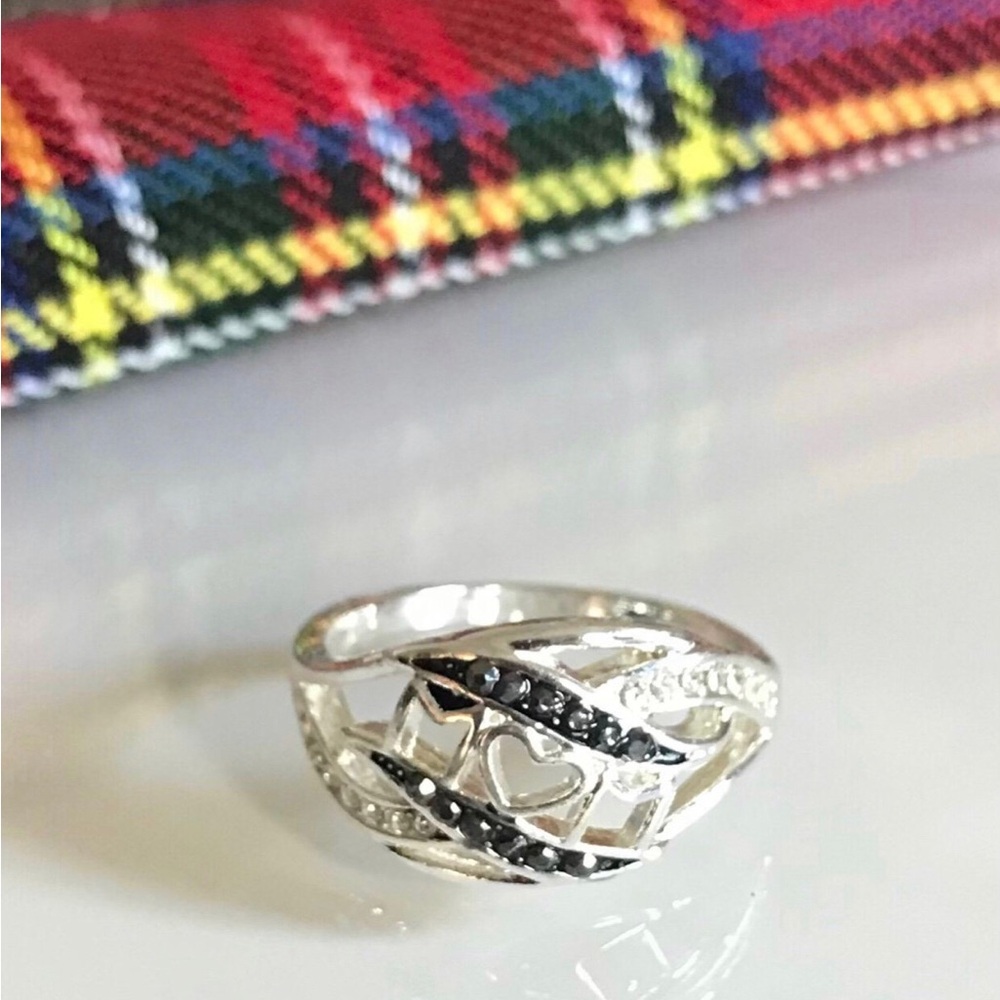 Elegant Silver and Black Mom Ring
